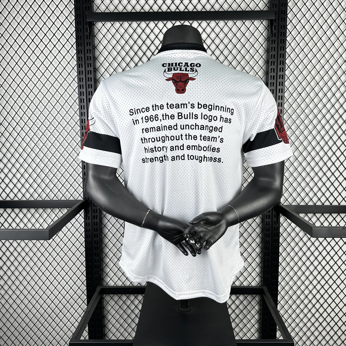 Chicago Bulls Mitchell & Ness HWC Retro Tee for Men | Premium Vintage Style