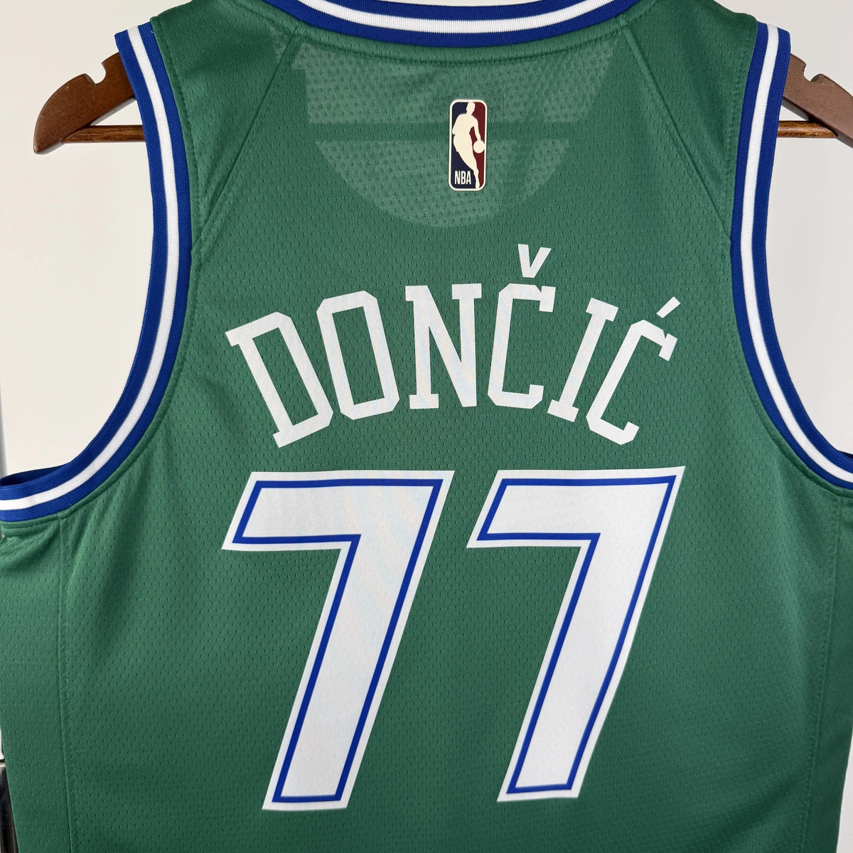 Luka Doncic No.77 Dallas Mavericks Throwback Green Jersey 2025-26 NBA Authentic Swingman Jersey - View 3