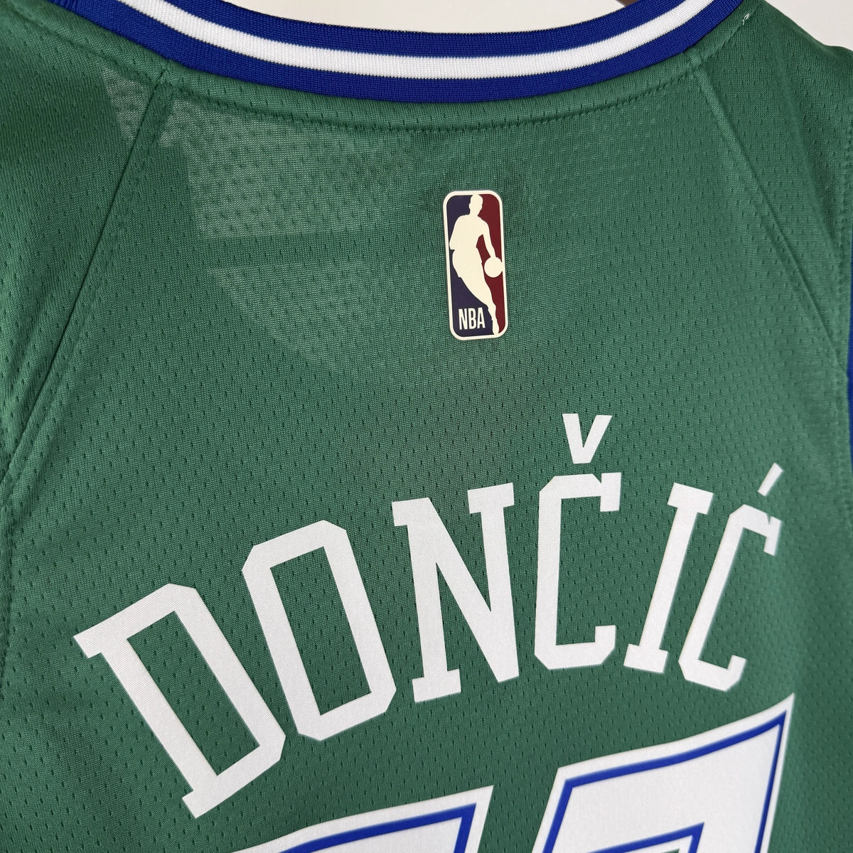 Luka Doncic No.77 Dallas Mavericks Throwback Green Jersey 2025-26 NBA Authentic Swingman Jersey - View 4