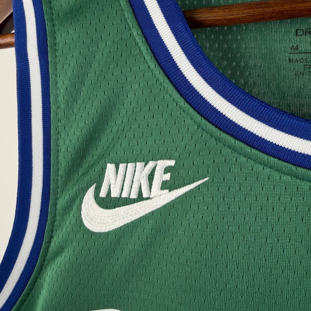 Luka Doncic No.77 Dallas Mavericks Throwback Green Jersey 2025-26 NBA Authentic Swingman Jersey - View 7