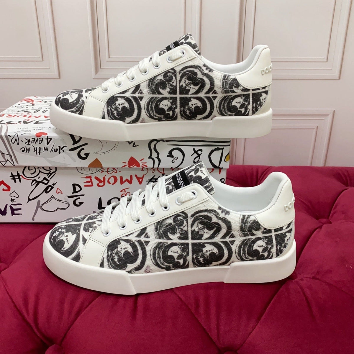 2026 Premium Leather Casual Sneakers - Designer Unisex Shoes in 2 White Styles