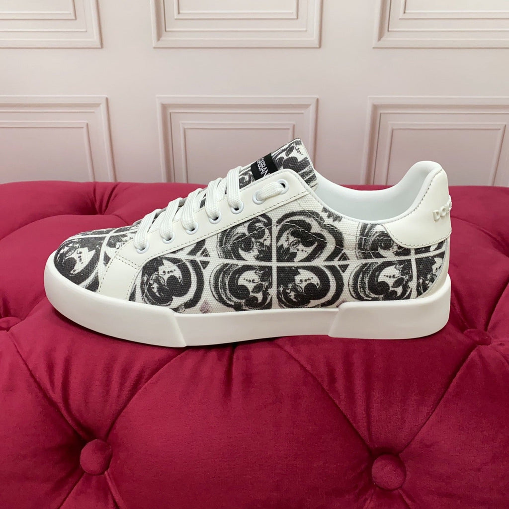 2026 Premium Leather Casual Sneakers - Designer Unisex Shoes in 2 White Styles