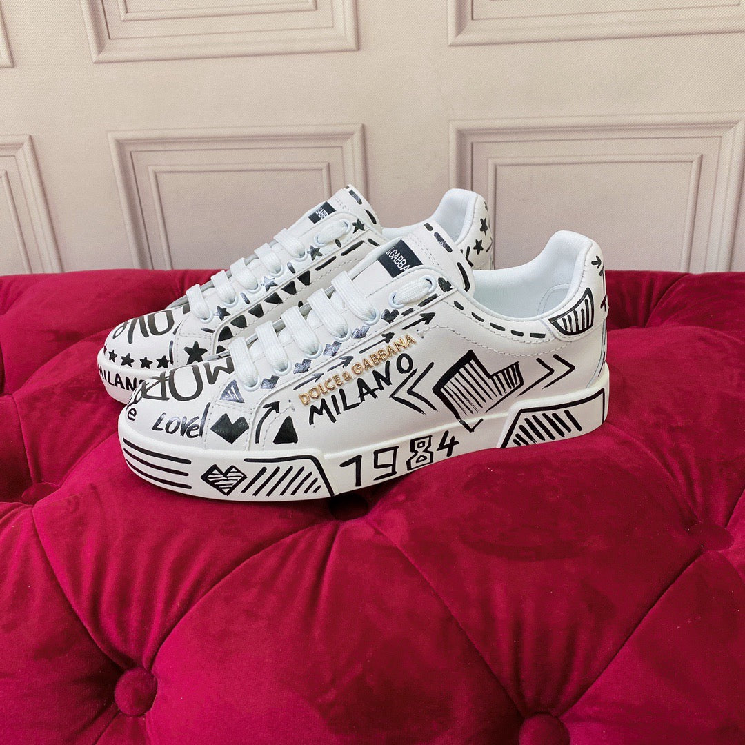 2026 Premium Leather Casual Sneakers - Designer Unisex Shoes in 2 White Styles