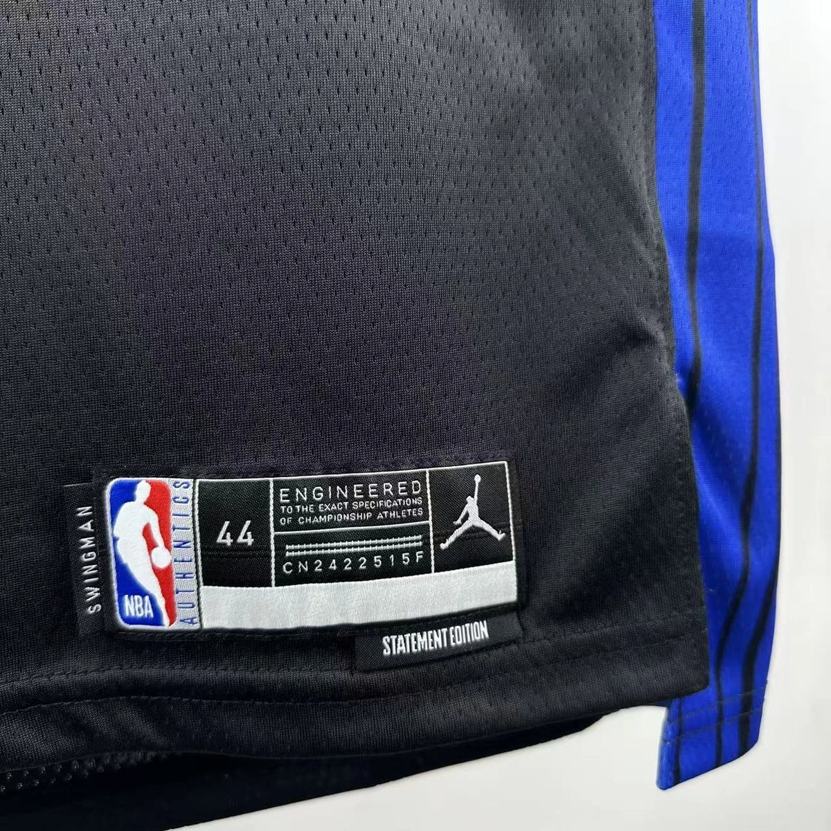 Jalen Brunson No.11 New York Knicks Statement Edition Jersey 2025-26 NBA Authentic Swingman Jersey - View 2
