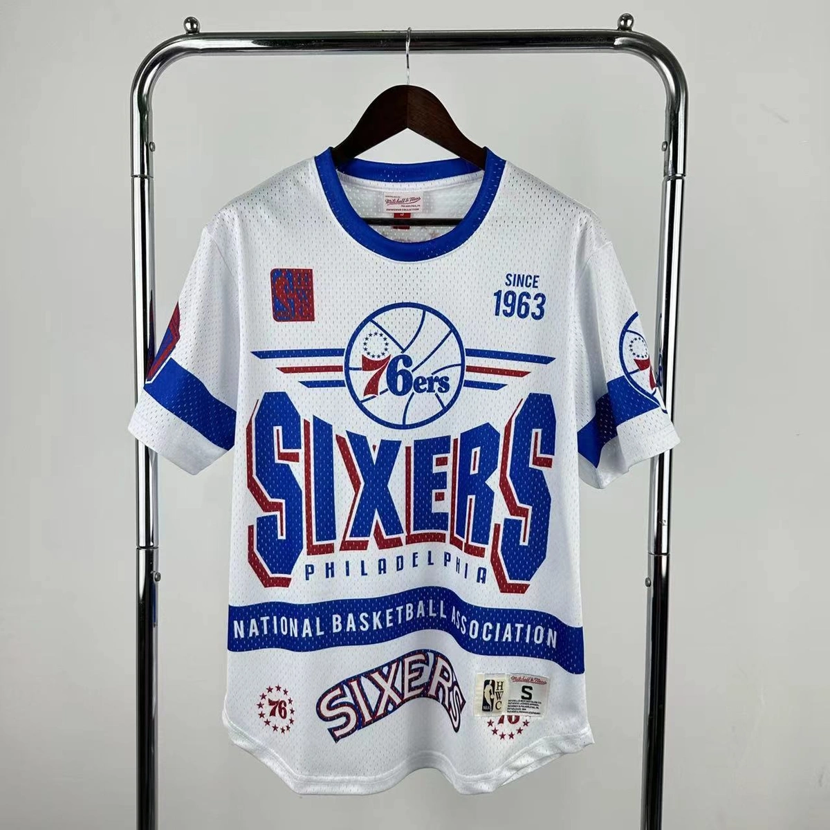 Philadelphia 76ers Mitchell & Ness Hardwood Classics Retro Tee 2026 - View 1