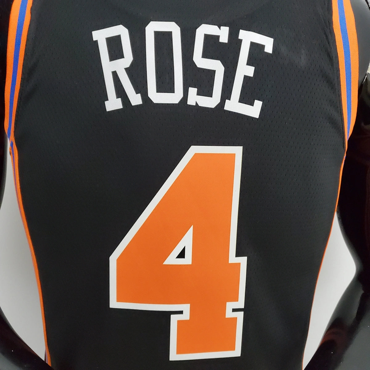 Rose Knicks #4 Urban Edition Jersey 2022 - View 005