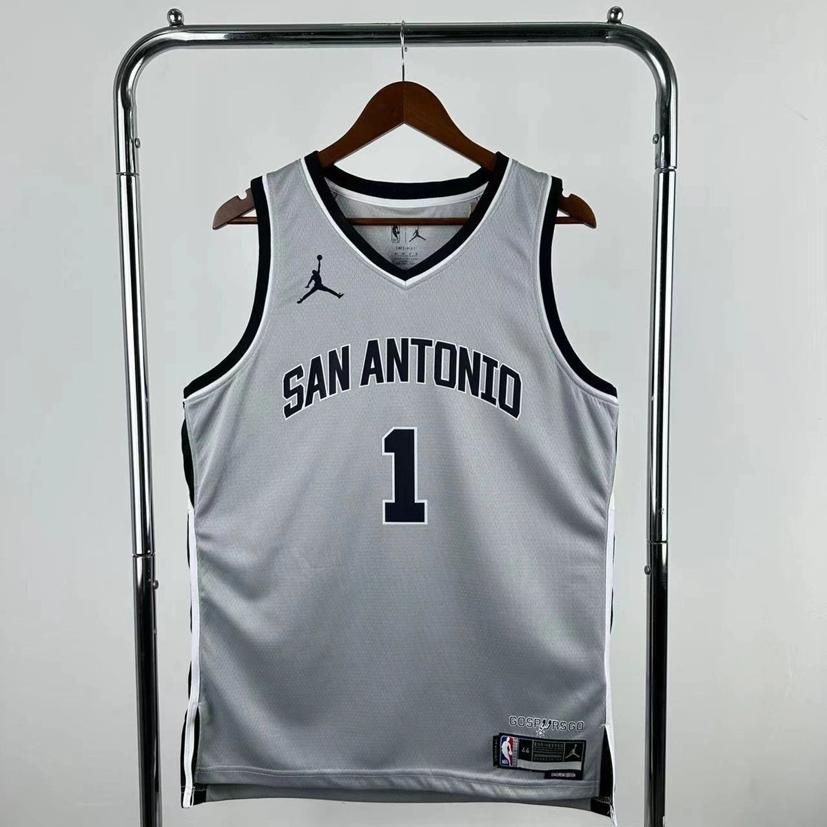Victor Wembanyama No.1 San Antonio Spurs Limited Gray Jersey 2025-26 NBA Authentic Swingman Jersey - View 1