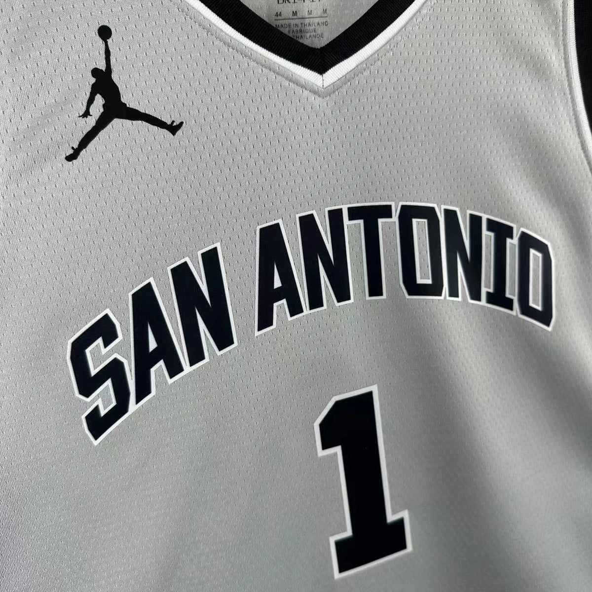 Victor Wembanyama No.1 San Antonio Spurs Limited Gray Jersey 2025-26 NBA Authentic Swingman Jersey - View 4
