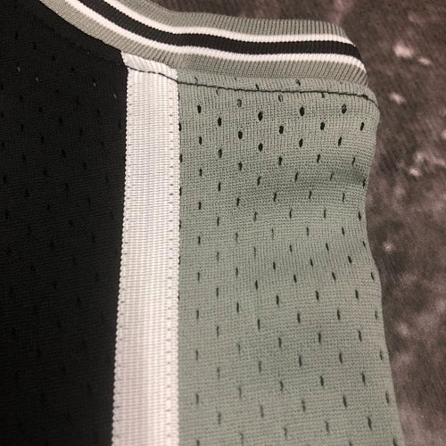 Manu Ginobili San Antonio Spurs No.20 Throwback Swingman Jersey 2002-03 Black - View 20