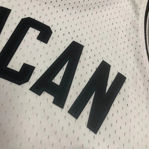 Tim Duncan San Antonio Spurs No.21 Throwback Swingman Jersey 1998-99 Black - View 989