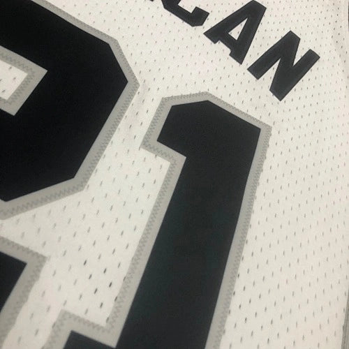 Tim Duncan San Antonio Spurs No.21 Throwback Swingman Jersey 1998-99 Black - View 989