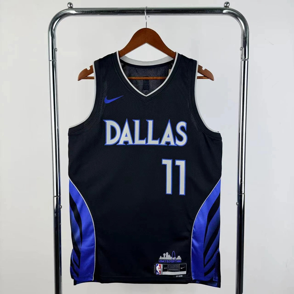 Dallas Mavericks 2025-26 throwback edition basketball jersey front view in green for basketball fans