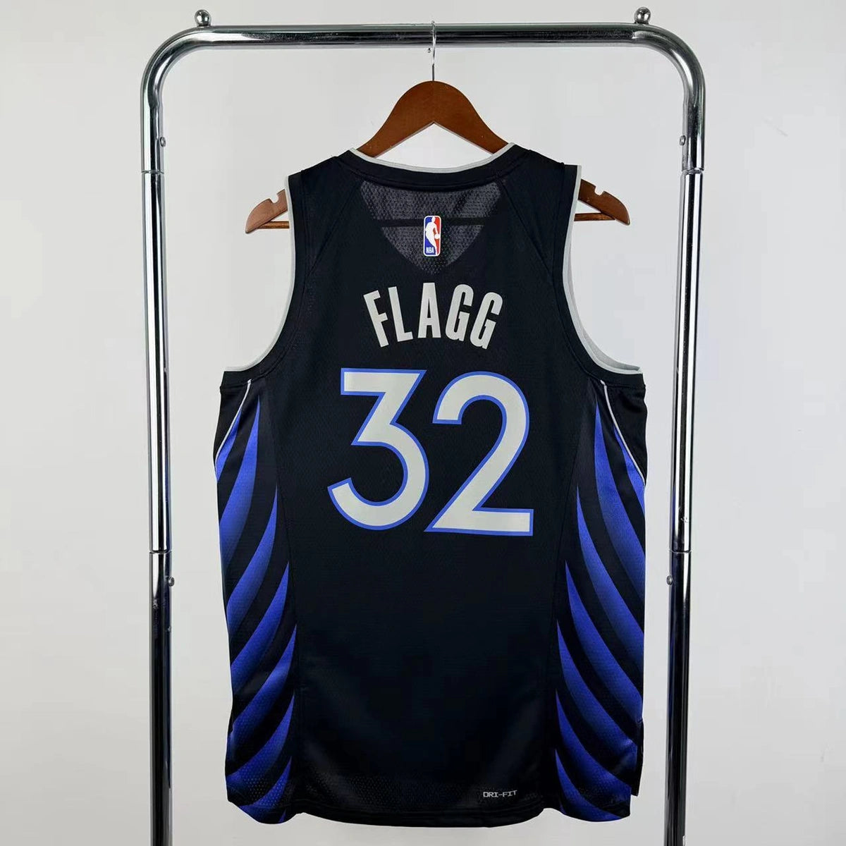 Dallas Mavericks 2025-26 throwback edition basketball jersey back view in green for basketball fans