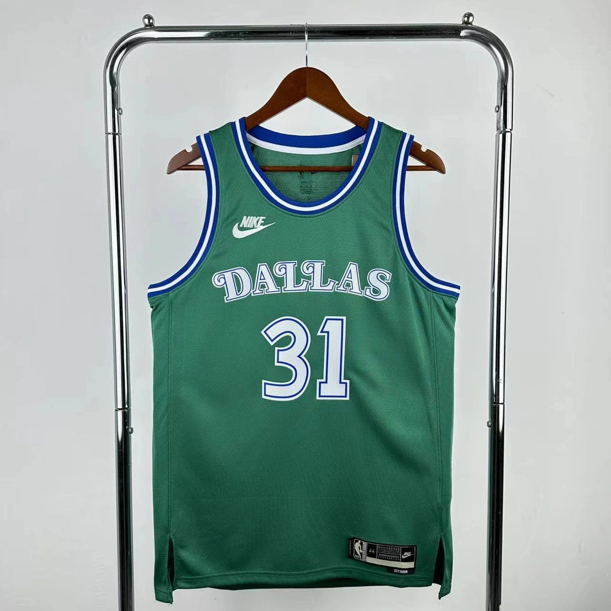 Dallas Mavericks 2025-26 throwback edition basketball jersey front view in green for basketball fans